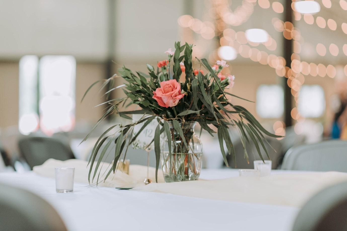 Using a Clean, Odourless Vase